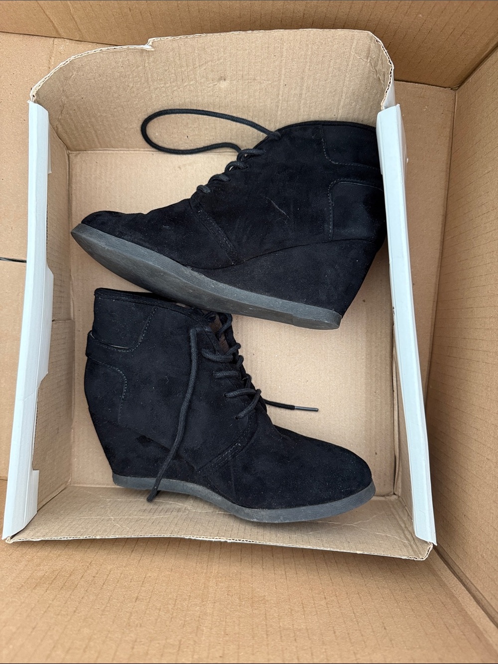 Steve Madden Black Suede Lace-Up Wedge Booties 6.5 Womans